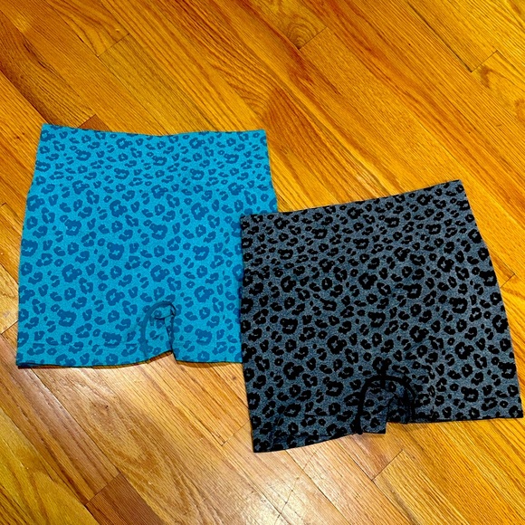 Pants - TWO leopard scrunch butt workout shorts